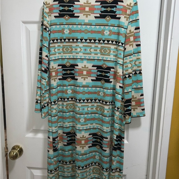 ♦️
Tribal Print V-Neck Dress - Picture 5 of 5